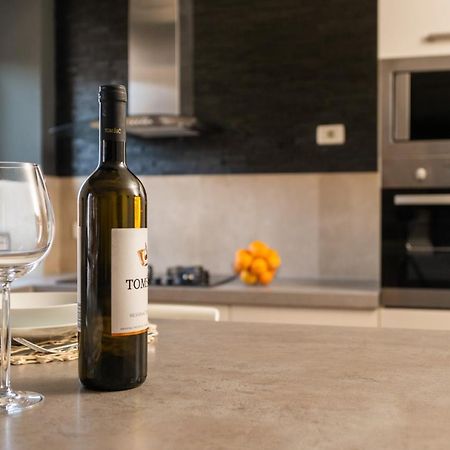 Amala Apartman Póla Kültér fotó