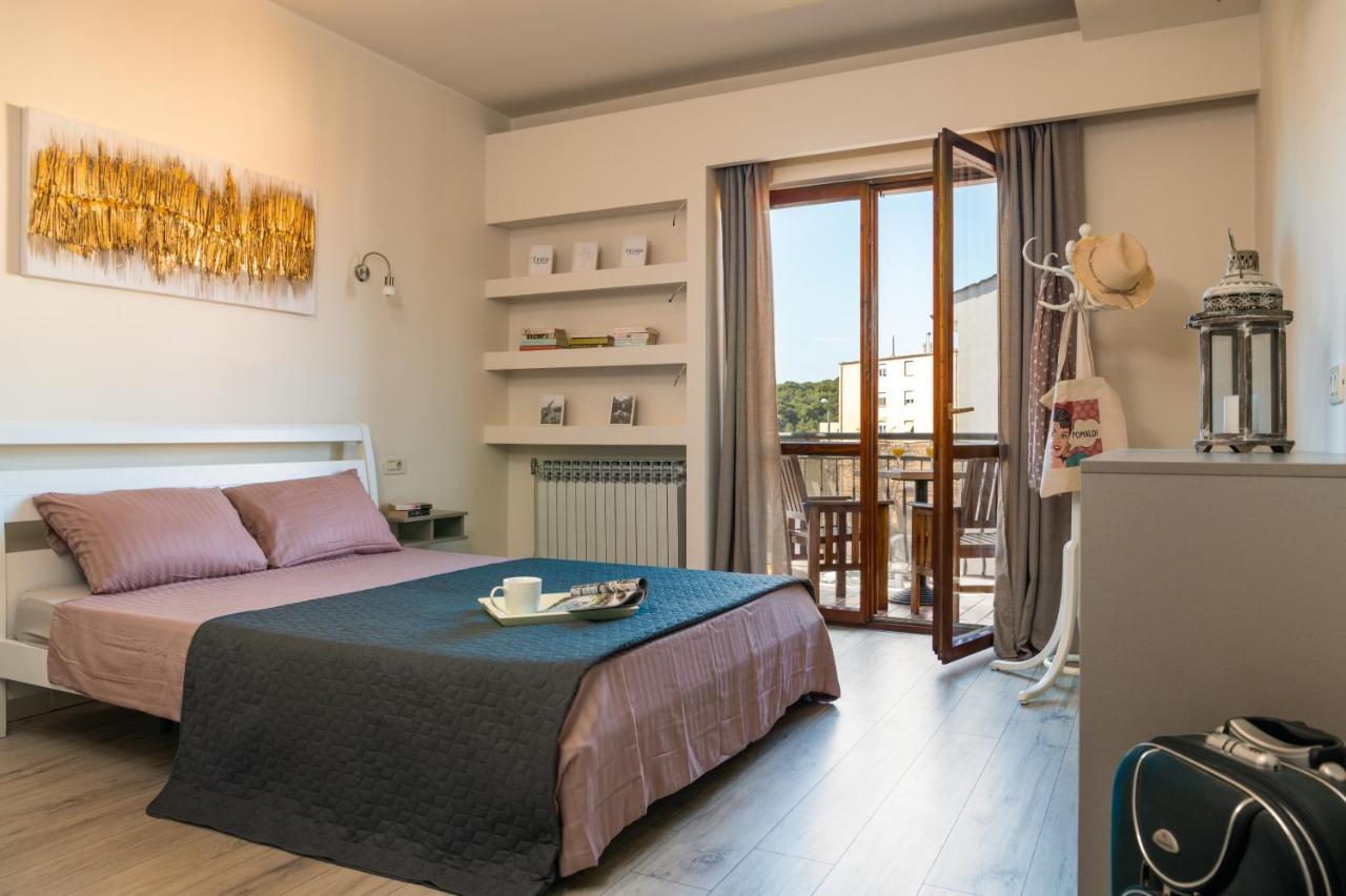 Amala Apartman Póla Kültér fotó