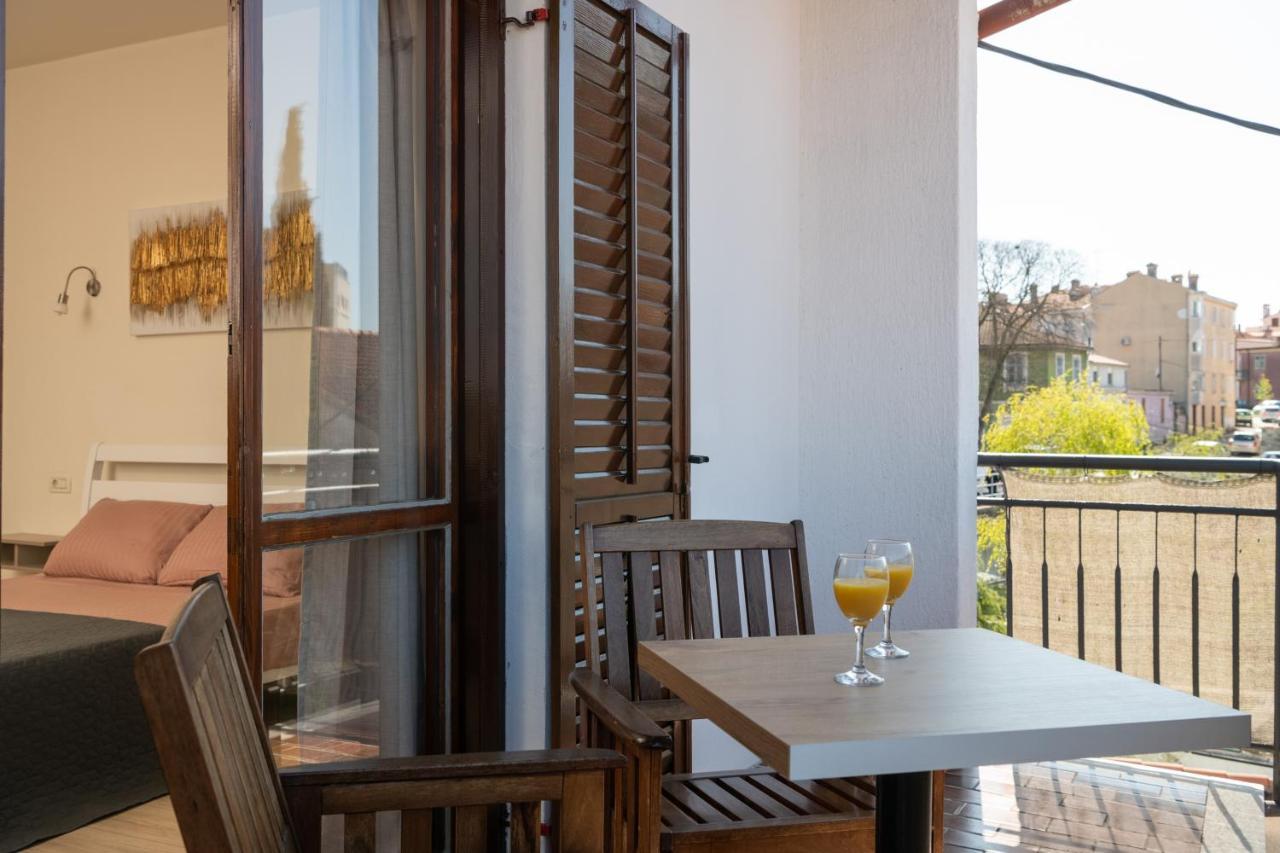 Amala Apartman Póla Kültér fotó